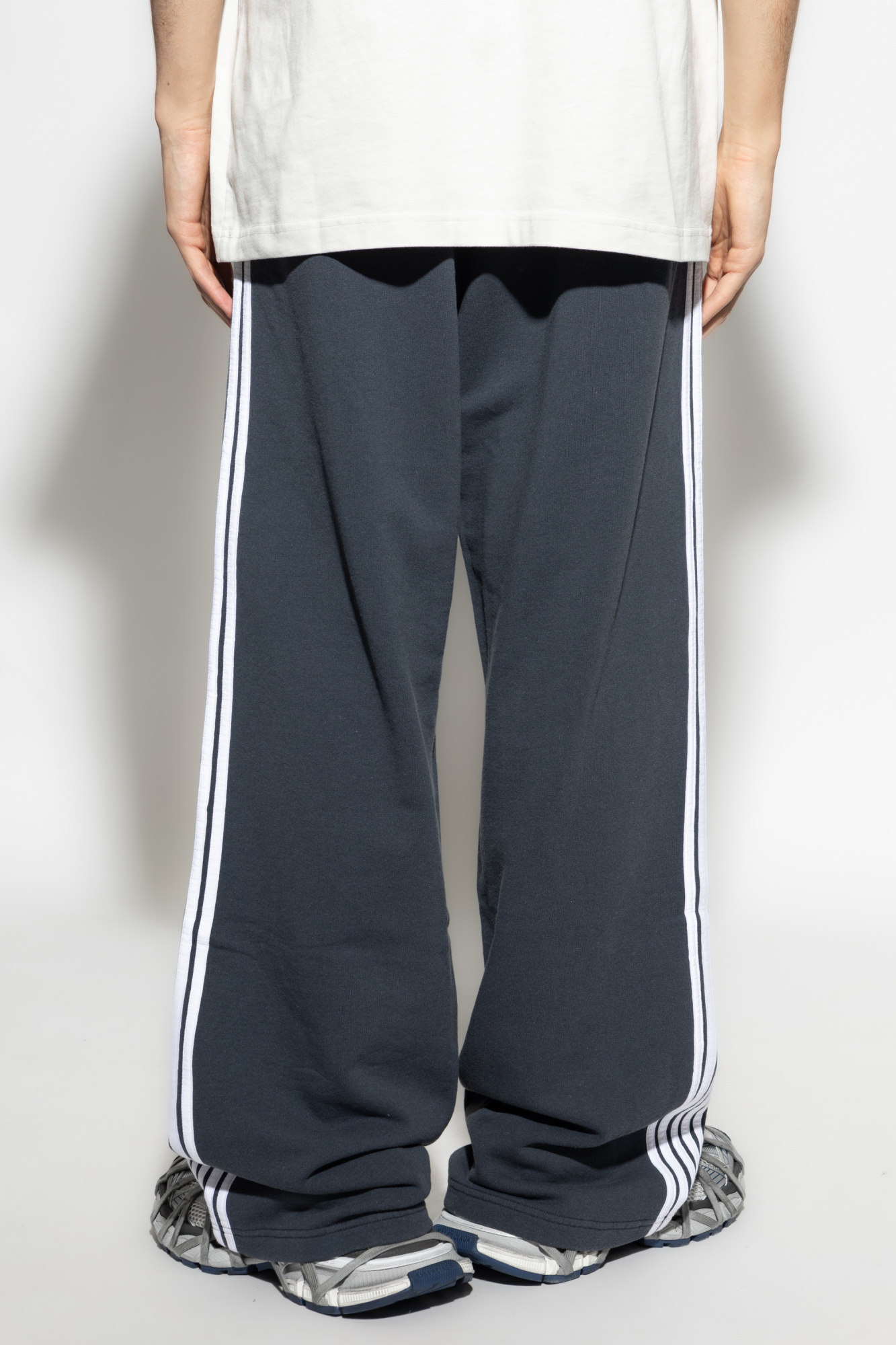 Grey Sweatpants with logo Balenciaga - Vitkac AS